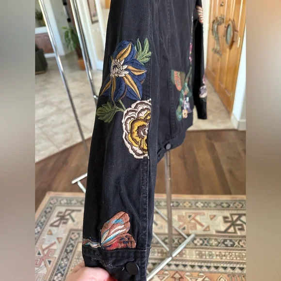 Unique Botanical Floral & Hummingbird Embroidered Black Denim Jacket M - Picture 12 of 16